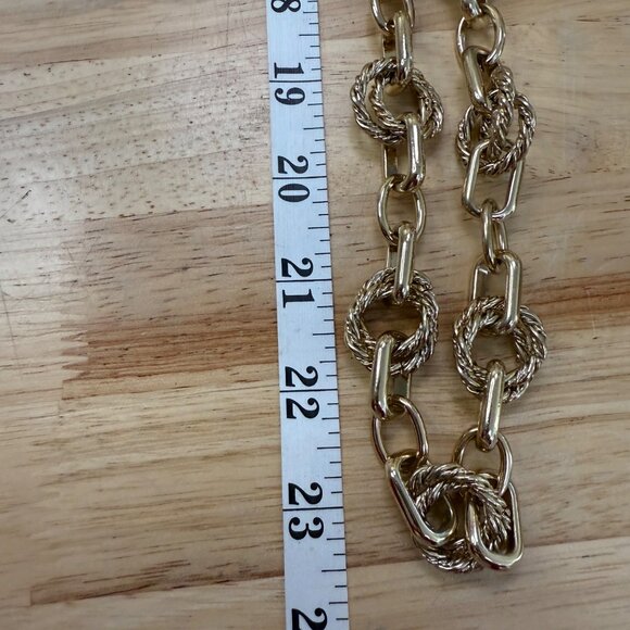 Gold-Tone Chain Link Necklace With Textured Rope Accents, Casual, Normcore - Picture 9 of 9
